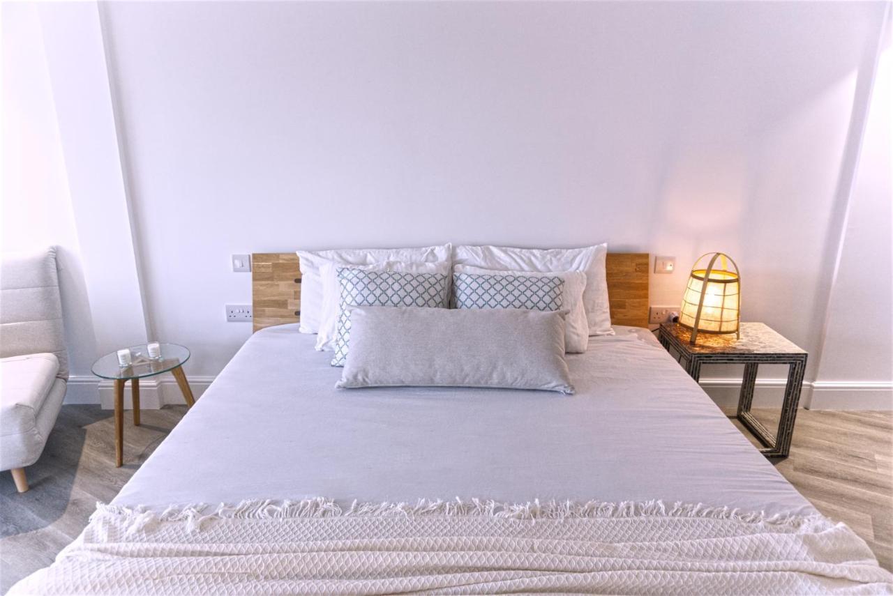 Spectacular Beachfront Duplex On The Mediterranean - Caleta, Catalan Bay Gibraltar Eksteriør bilde