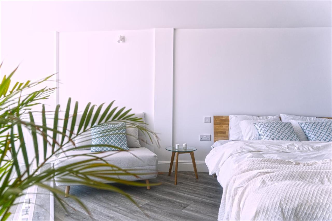 Spectacular Beachfront Duplex On The Mediterranean - Caleta, Catalan Bay Gibraltar Eksteriør bilde