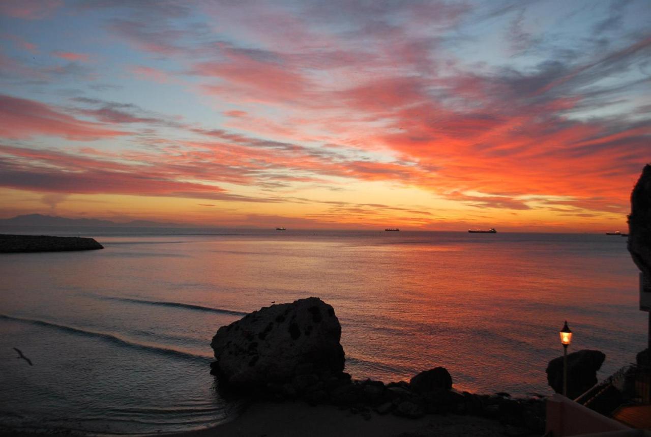 Spectacular Beachfront Duplex On The Mediterranean - Caleta, Catalan Bay Leilighet Gibraltar Eksteriør bilde